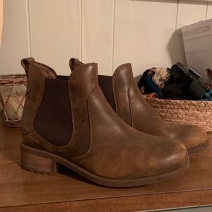 UGG Chelsea boots